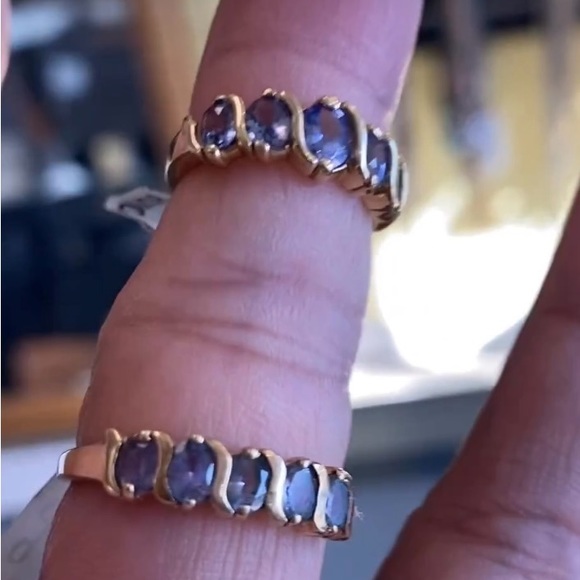 Lot of 2 Solid 10k gold & Tanzanite Rings - Picture 4 of 6